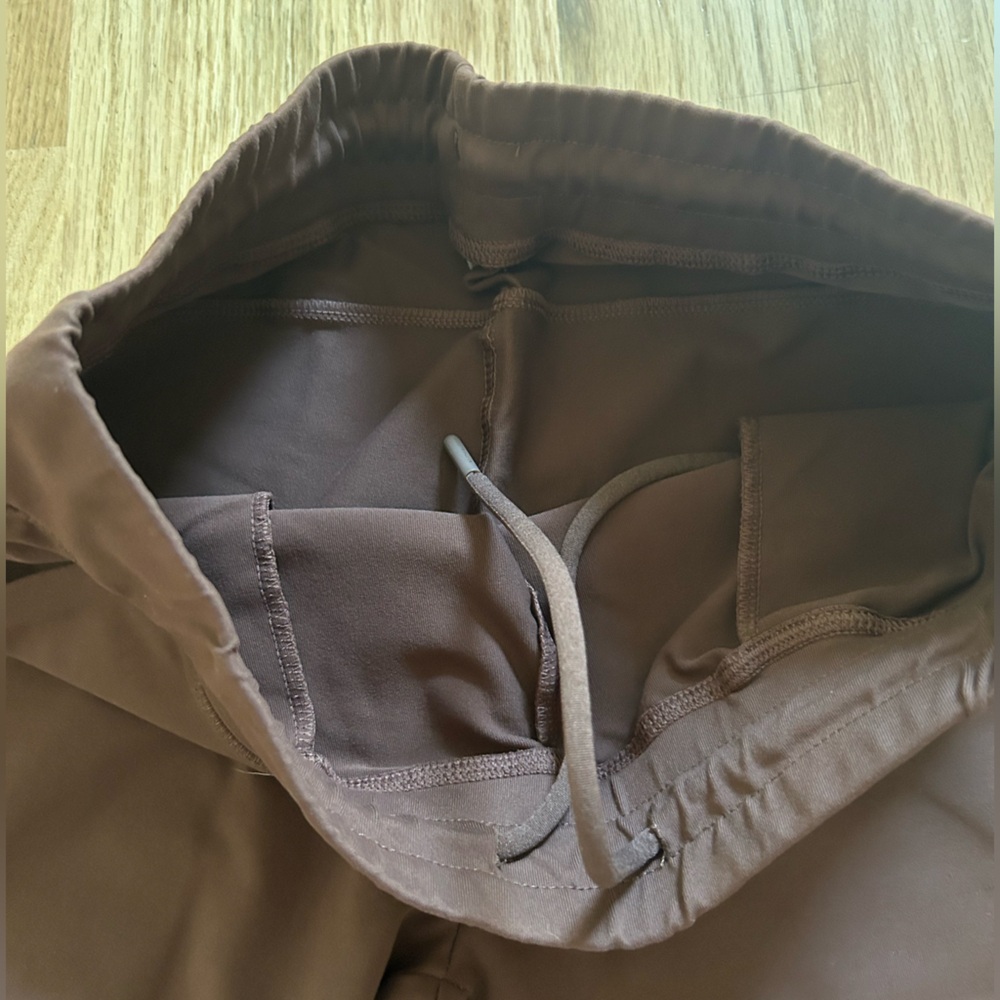 Alphalete Trace Joggers (Brown) - Picture 6 of 6